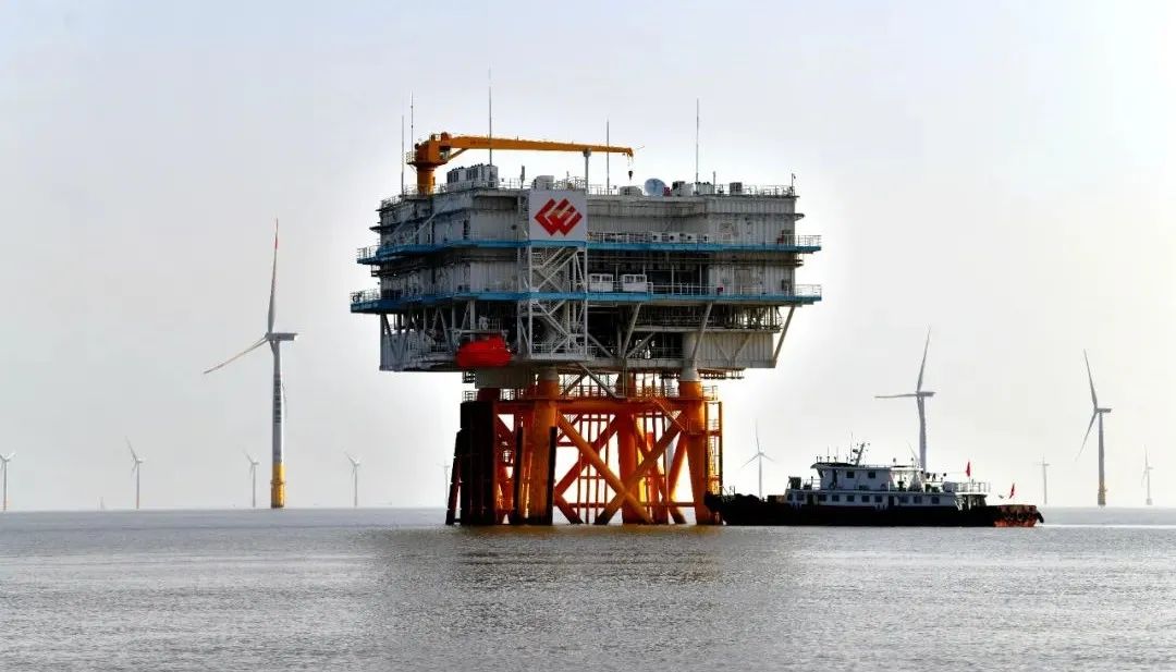 ��װ��ɵĹ���Ͷ�ʶ�̨���Ϸ����Ŀ��ѹվ